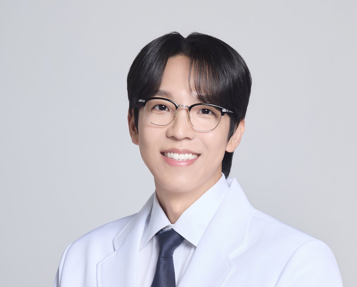 Dr. Taejun Park, Sanidoc's founding doctor, in a white coat
